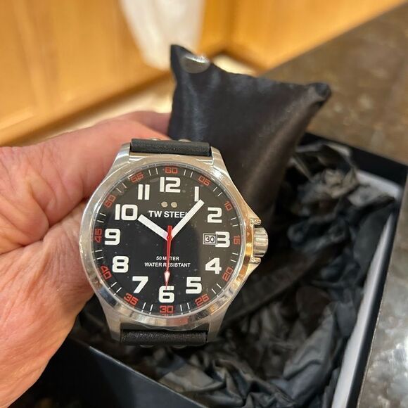 Men’s TW steel, stainless 45 mm watch - Picture 8 of 8